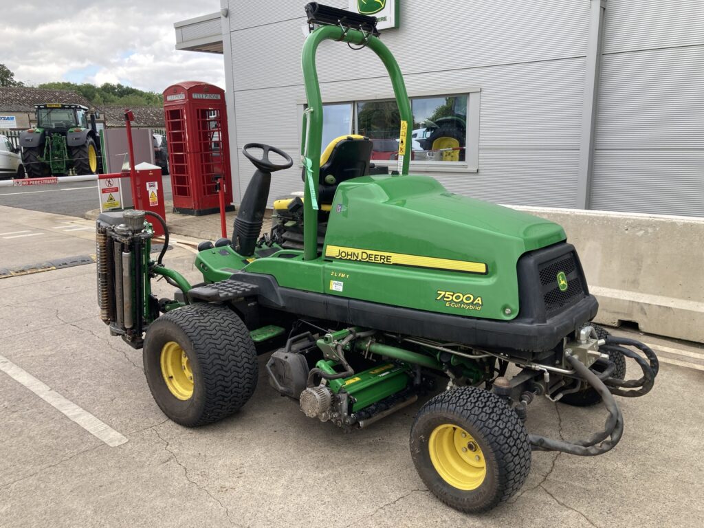 John Deere 7500AE light weight fairway mower - Image 3