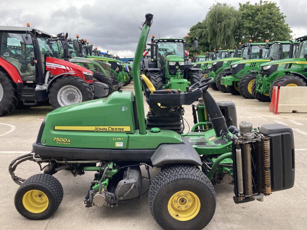 John Deere 7500AE light weight fairway mower - Image 6