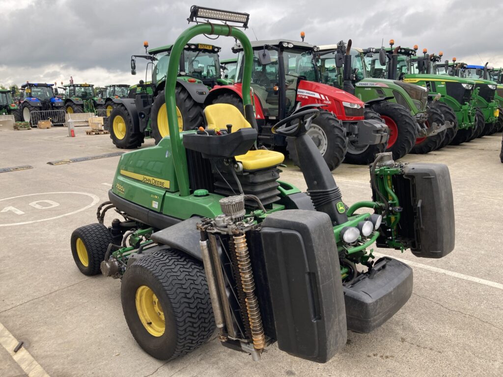 John Deere 7500AE light weight fairway mower - Image 7