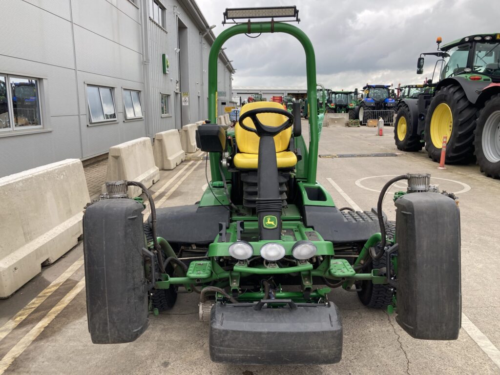John Deere 7500AE light weight fairway mower - Image 8