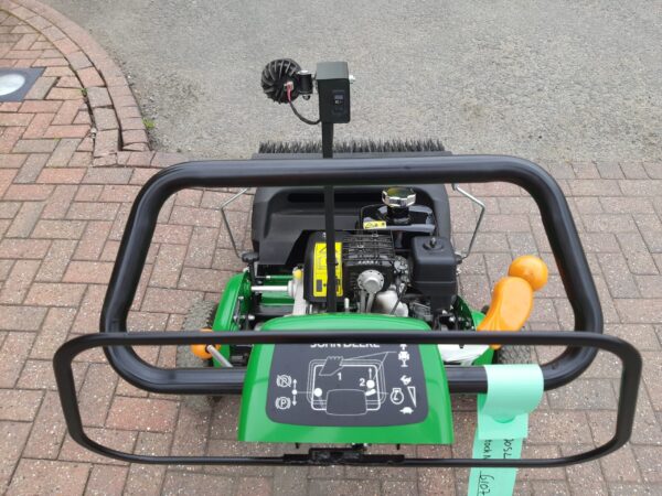 John Deere 220SL walk behind greens mower - Image 5