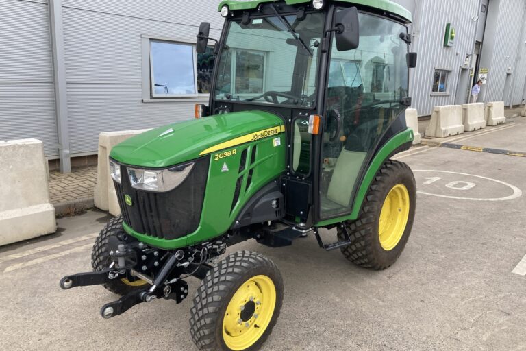 John Deere 2038R compact tractor