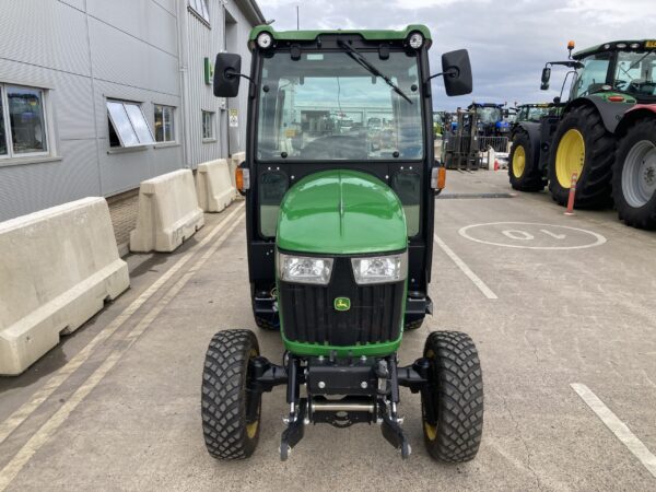 John Deere 2038R compact tractor - Image 8