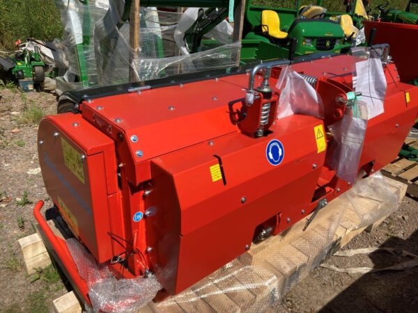 Wiedenmann GXi8 deep tine Aerator - Image 3