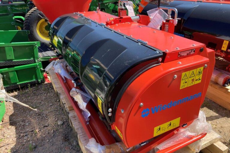 Wiedenmann GXi8 deep tine Aerator