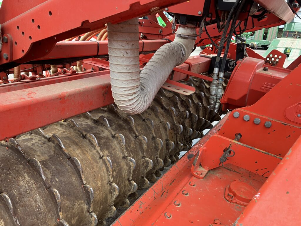 Maschio Alitalia 3mtr drill with 3mtr Power Harrow - Image 7