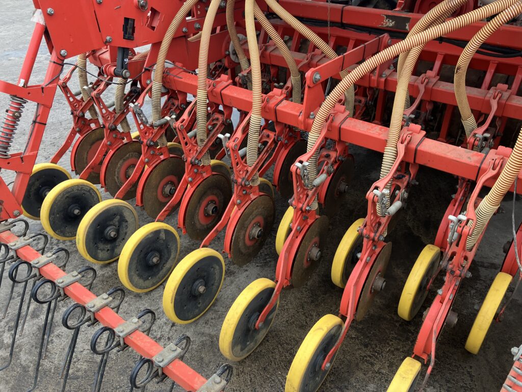Maschio Alitalia 3mtr drill with 3mtr Power Harrow - Image 8