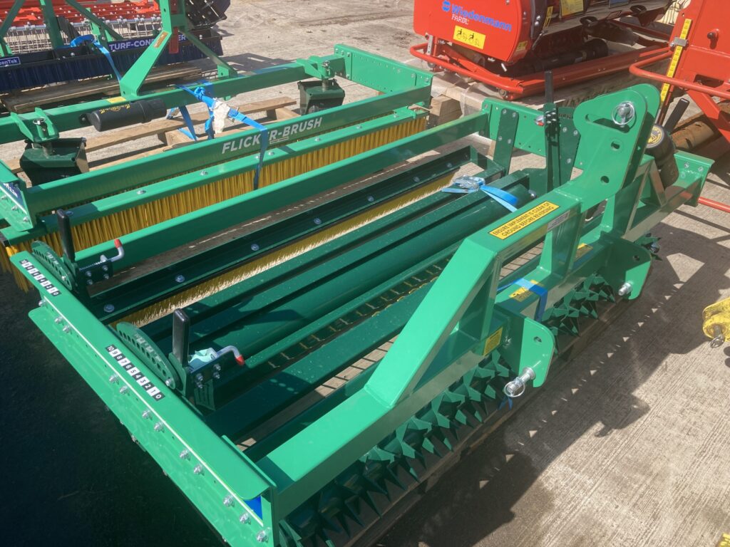 Greentek 1.8m Quattro Quick turf groomer - Image 3