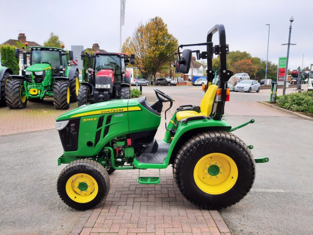 John Deere 3046R compact tractor - Image 6