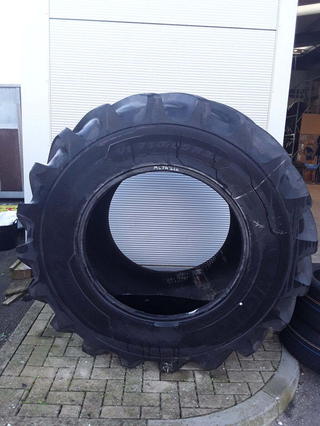 Michelin AxioBib 2 VF710/55X34