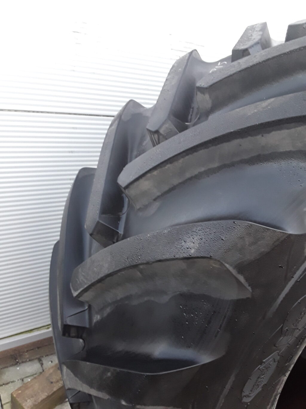 Michelin AxioBib 2 VF710/55X34 - Image 5