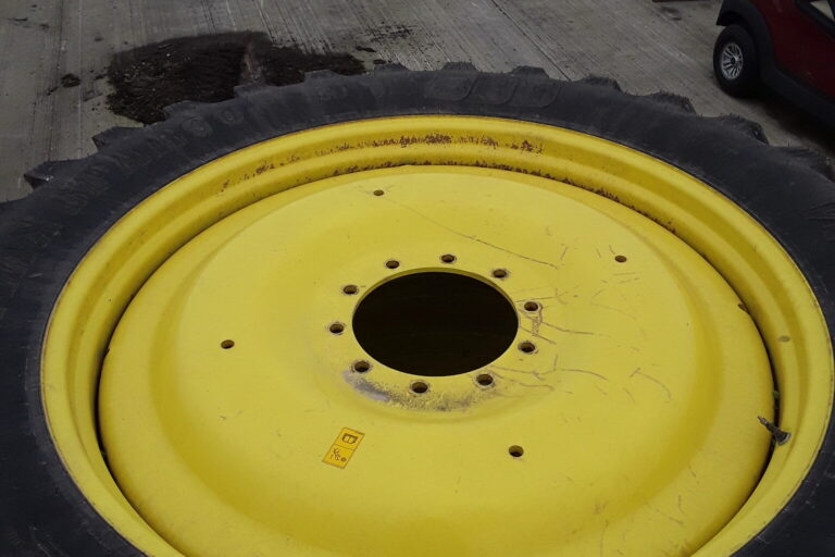 BKT Spargo VF380/90X46 Tyre and Wheel Assembly