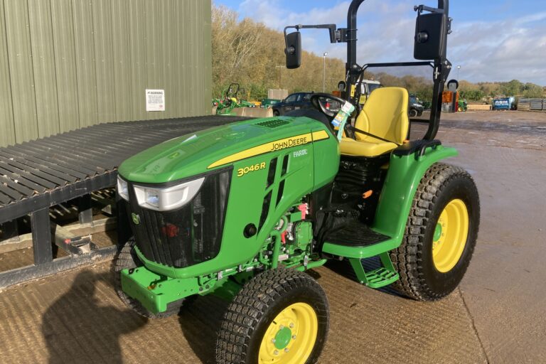 John Deere 3046R compact tractor