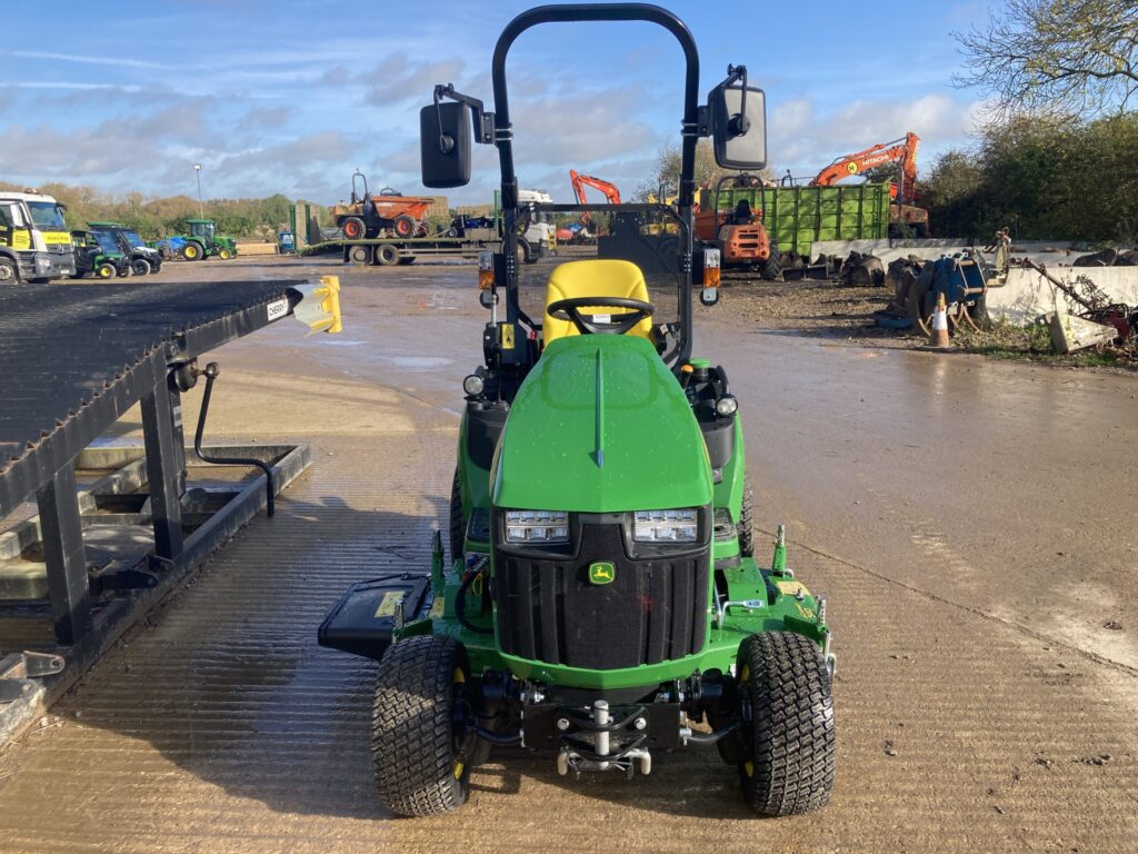John Deere 1026R compact tractor - Image 7