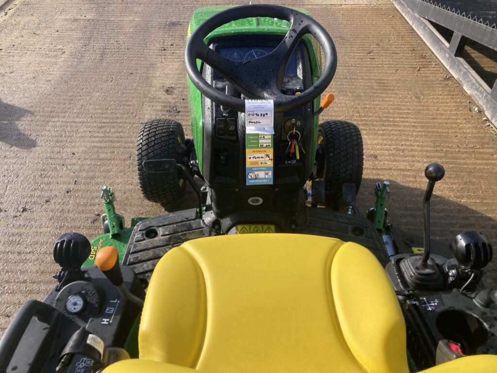 John Deere 1026R compact tractor - Image 9