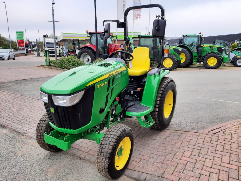 John Deere 3046R compact tractor - Image 7