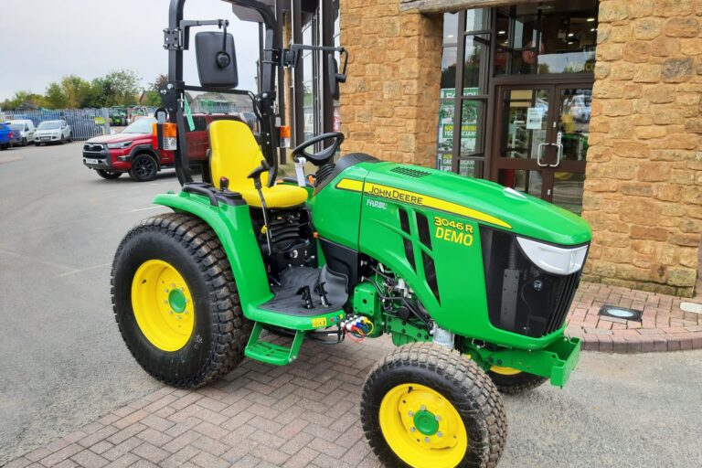 John Deere 3046R compact tractor