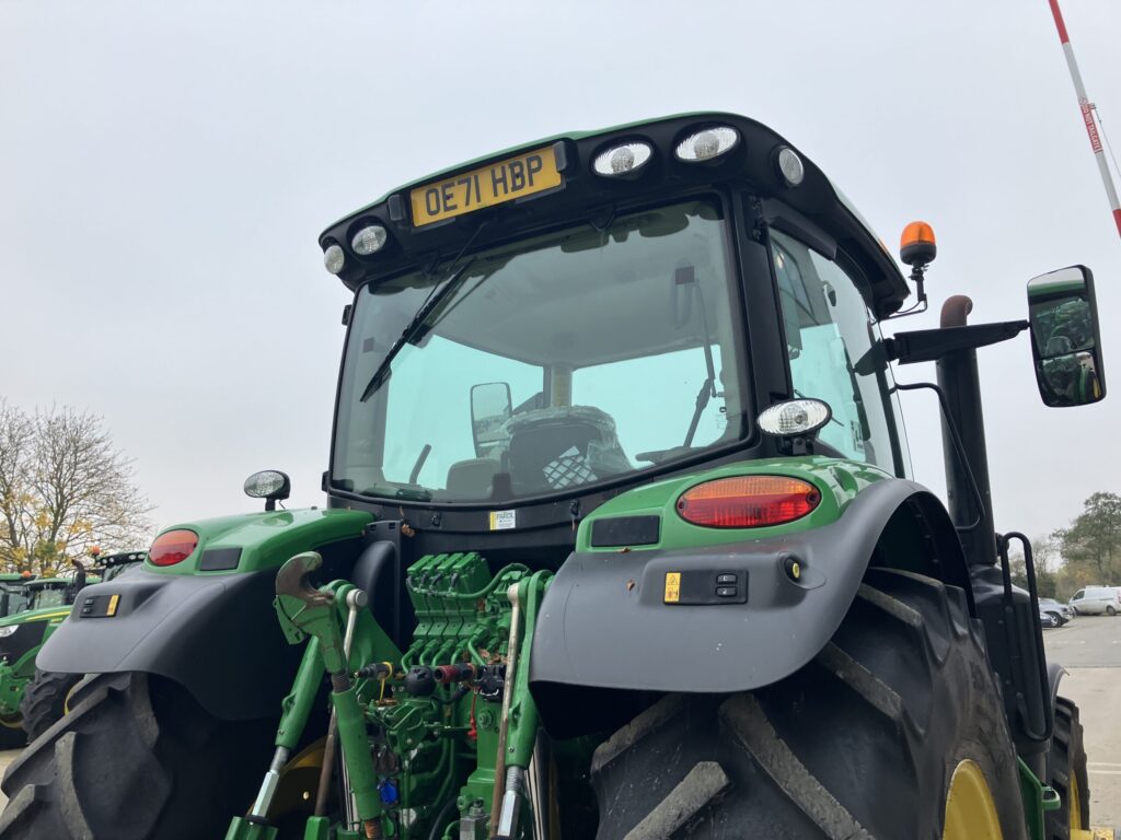 John Deere 6215R - Image 15