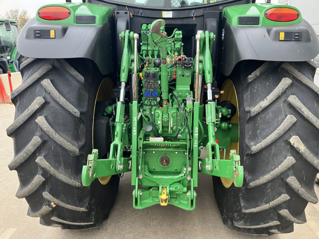 John Deere 6215R - Image 16