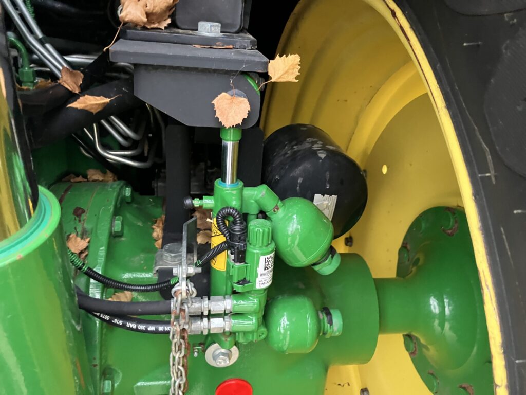John Deere 6215R - Image 19
