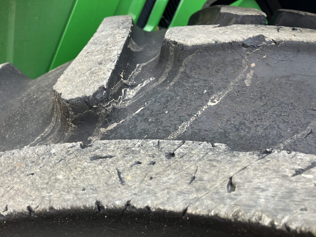 John Deere 6215R - Image 29