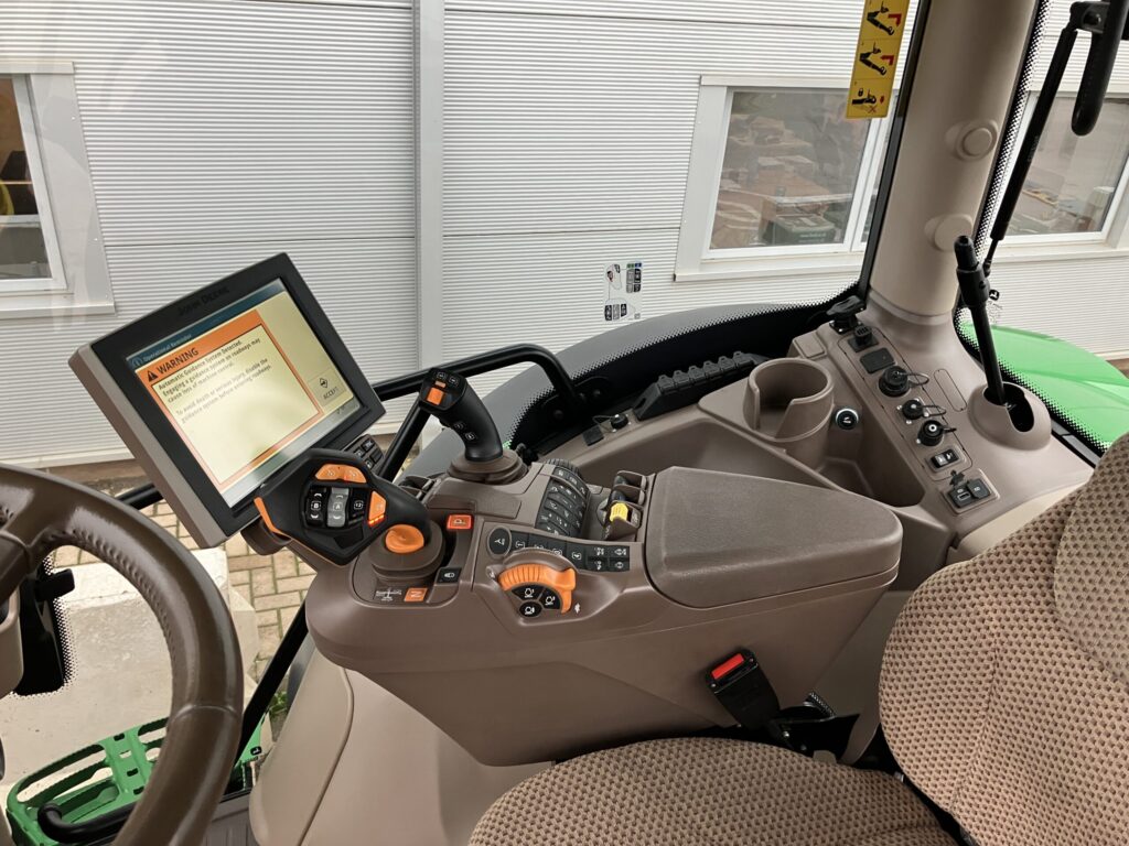 John Deere 6R 195 - Image 32
