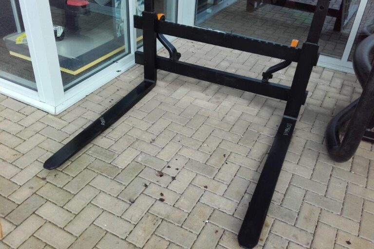 Quicke ALO 2500Kg Pallet Fork Set