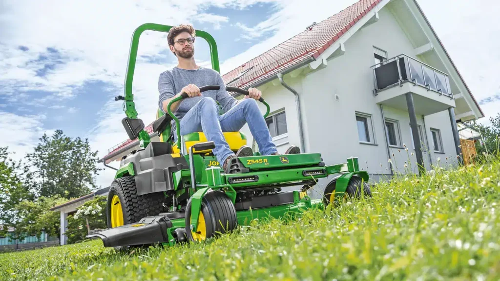 John Deere Z545R Zero Turn Mower - Image 2