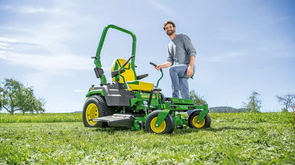 John Deere Z545R Zero Turn Mower - Image 4