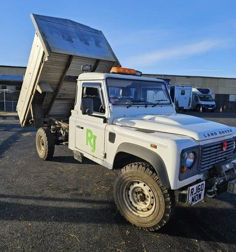 LAND ROVER DEFENDER 130 TIPPER
