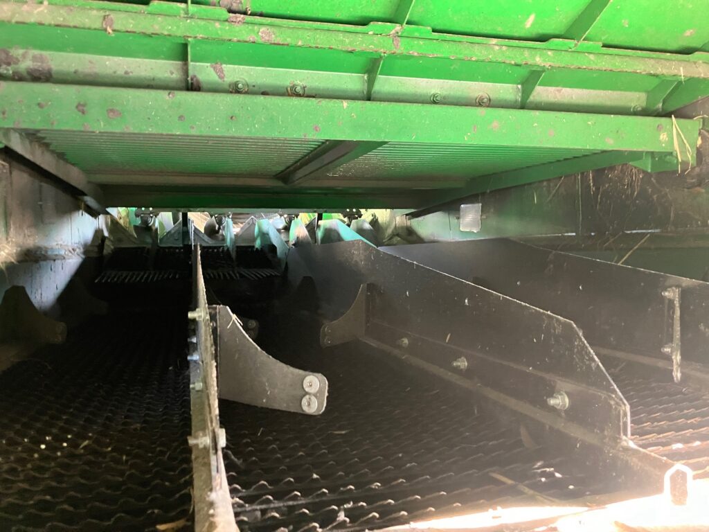 JOHN DEERE S685 TM - Image 11