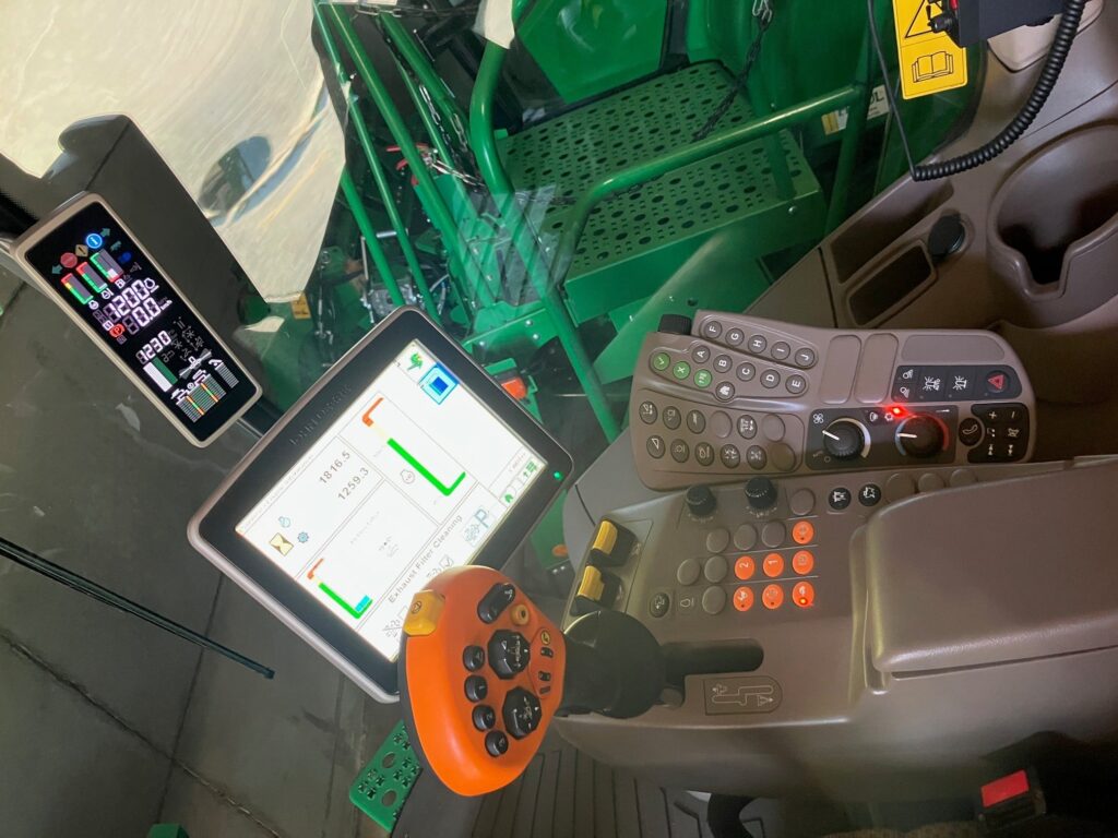 JOHN DEERE S685 TM - Image 27