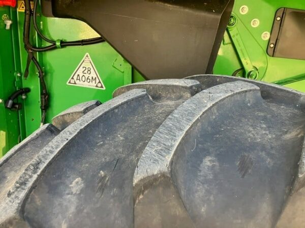 John Deere S690 TM - Image 24