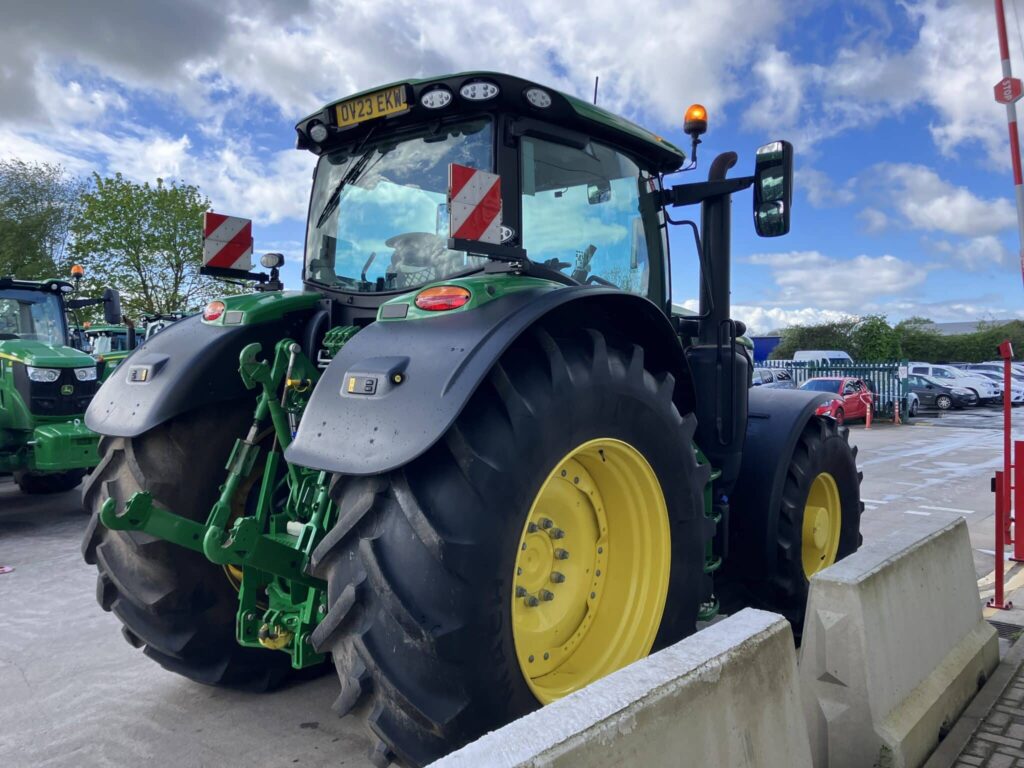 John Deere 6R 215 - Image 5