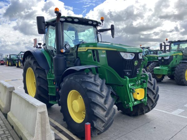 John Deere 6R 215 - Image 6