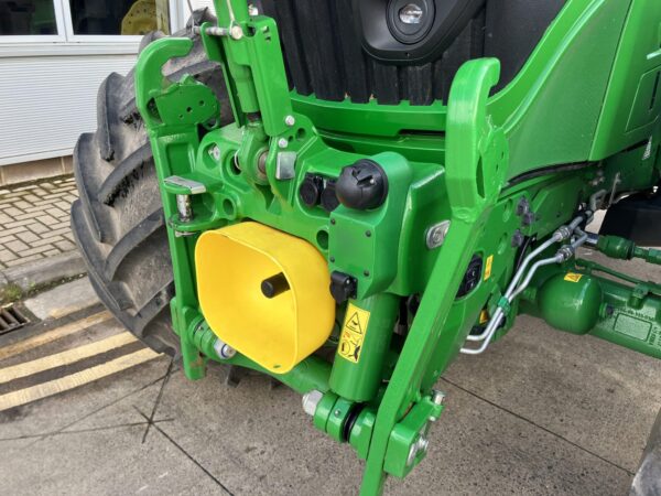 John Deere 6R 215 - Image 8