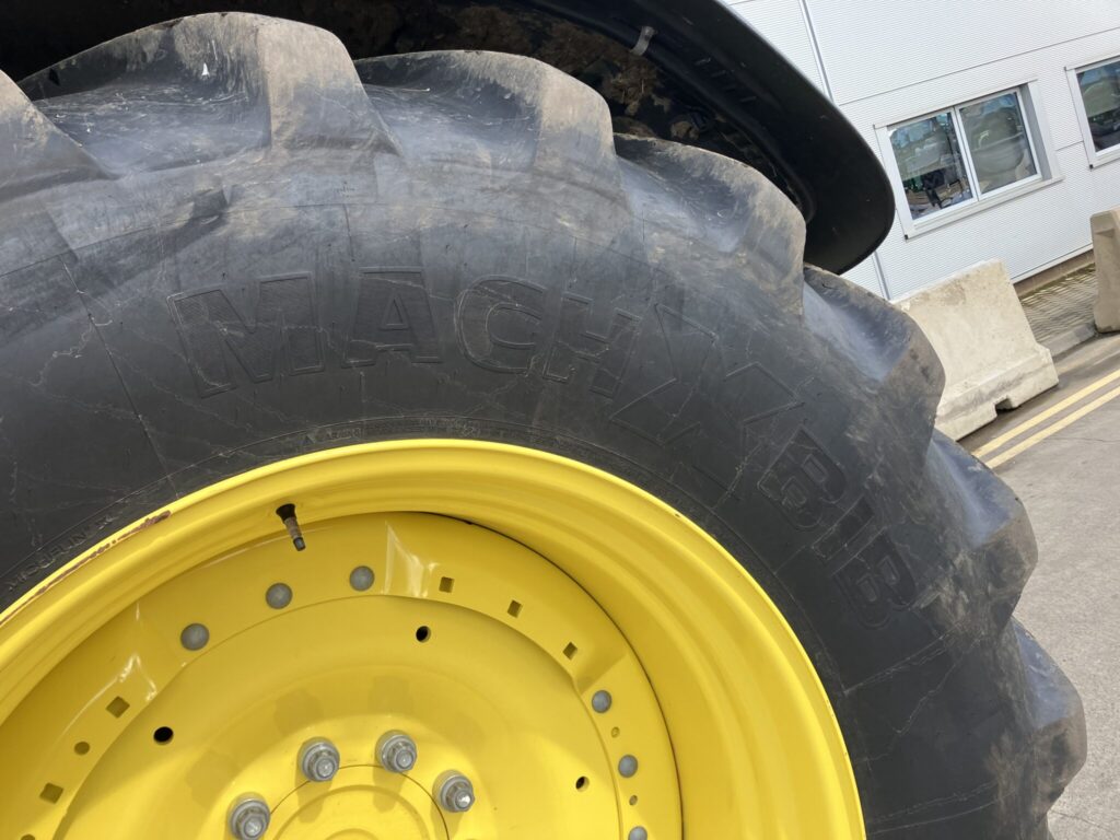 John Deere 6R 215 - Image 14