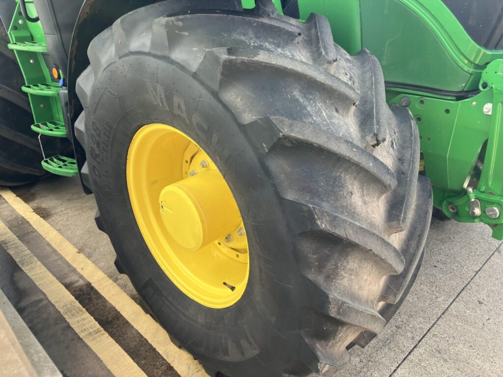 John Deere 6R 215 - Image 19