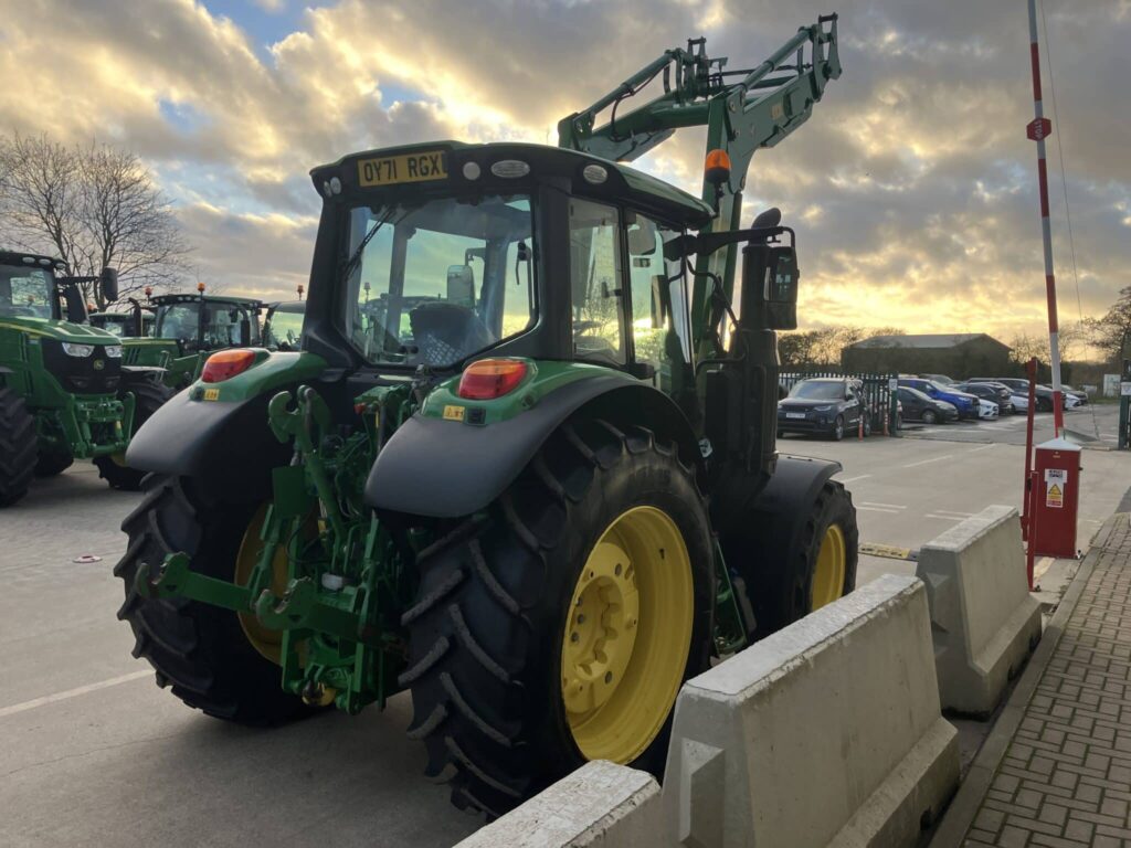 John Deere 6120M - Image 5