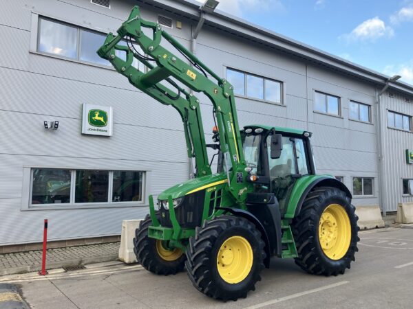 John Deere 6120M