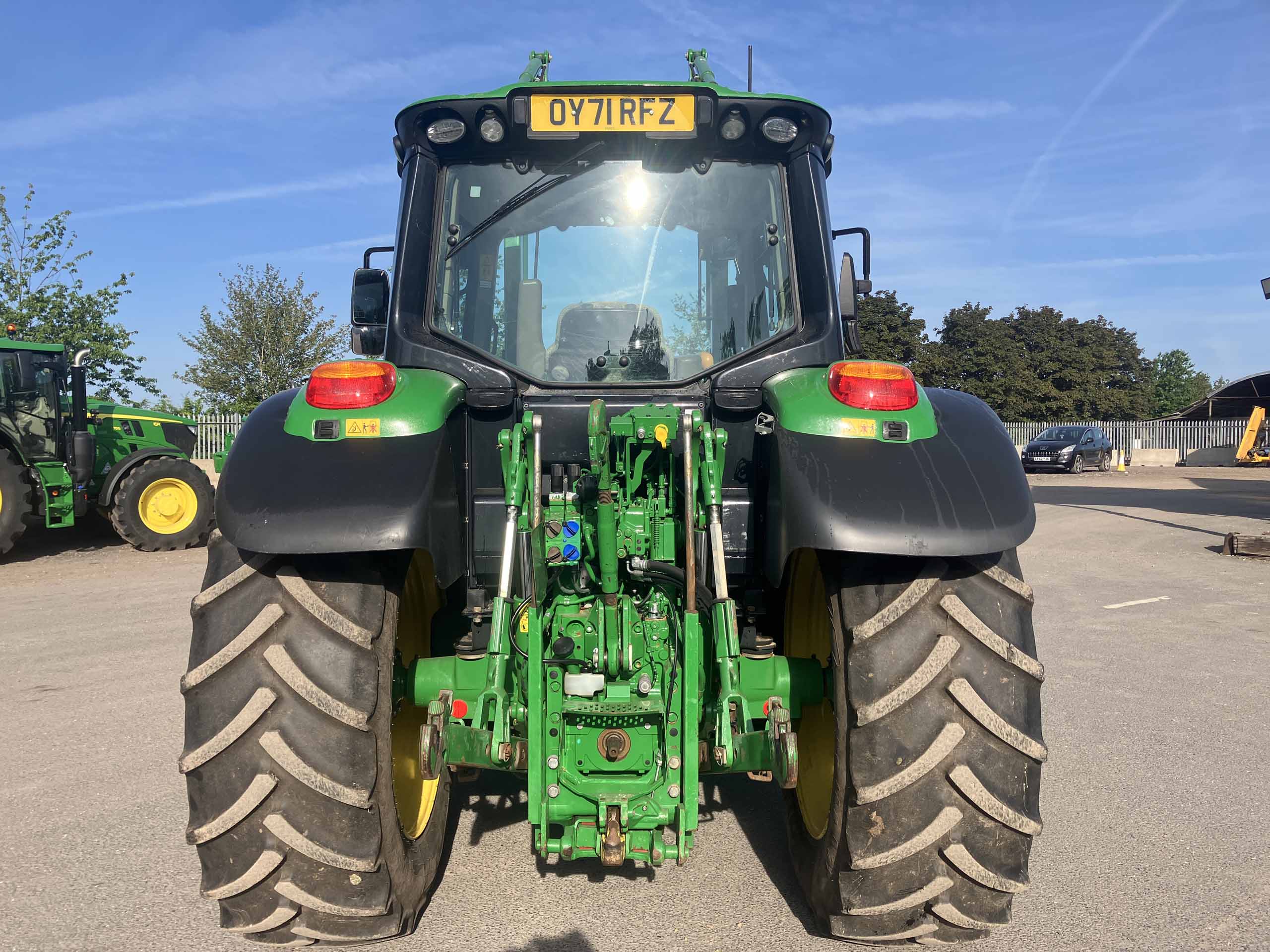 John Deere 6120M