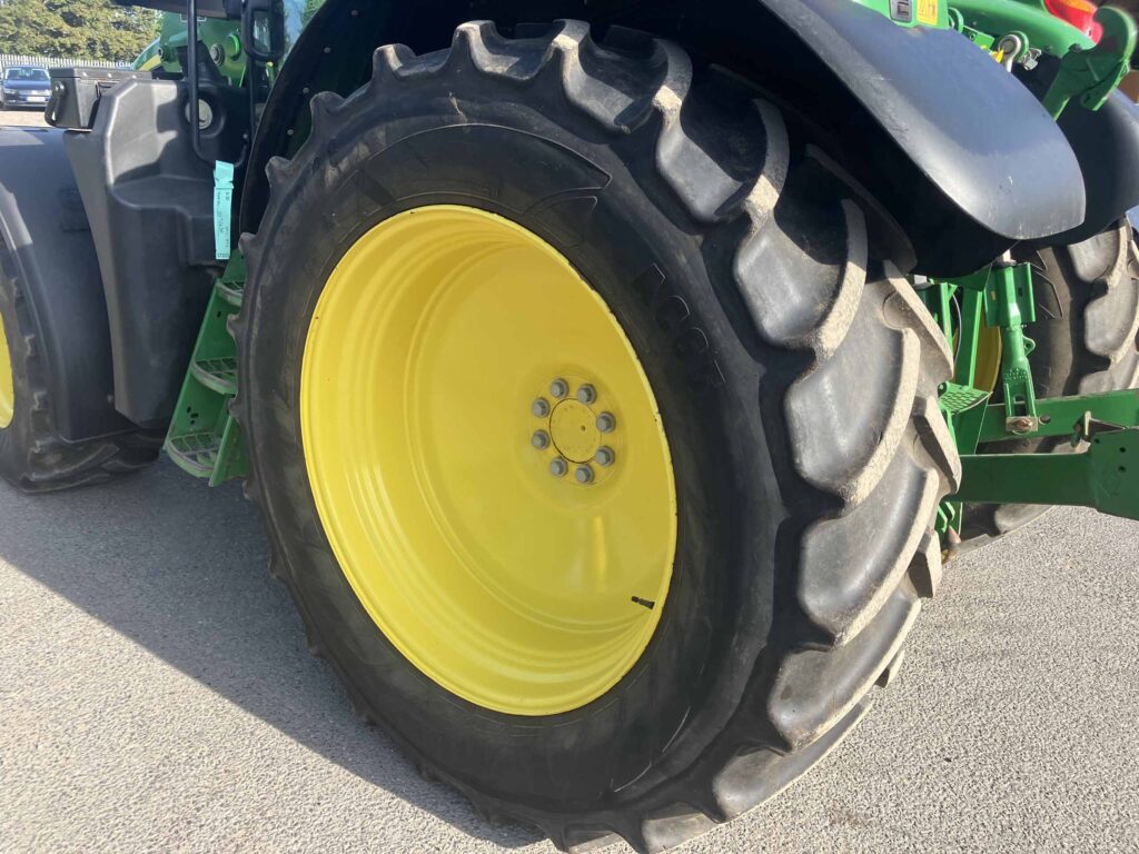 John Deere 6120M - Image 12