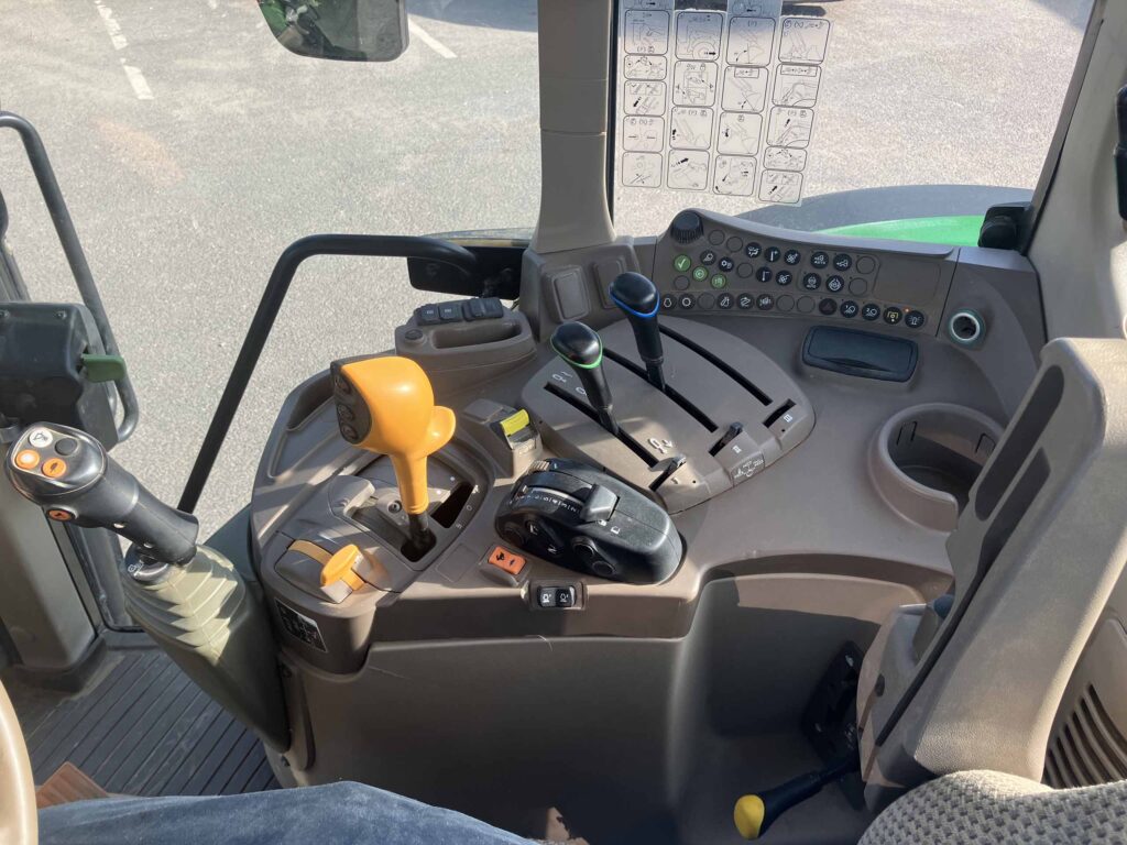 John Deere 6120M - Image 25