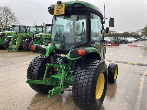 John Deere 4066R compact tractor - Image 5
