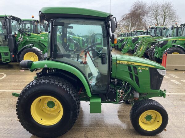 John Deere 4066R compact tractor - Image 6