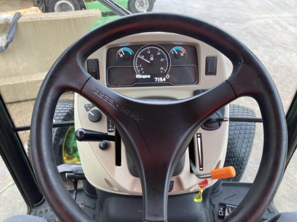John Deere 4066R compact tractor - Image 13