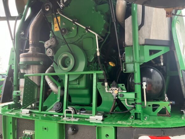 John Deere 8600i - Image 12