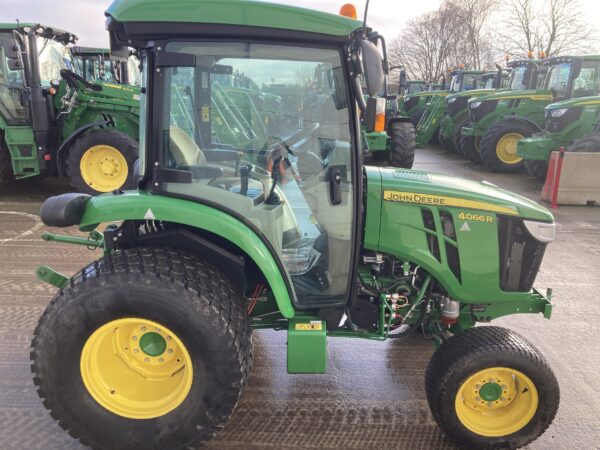 John Deere 4066R Compact Tractor - Image 6