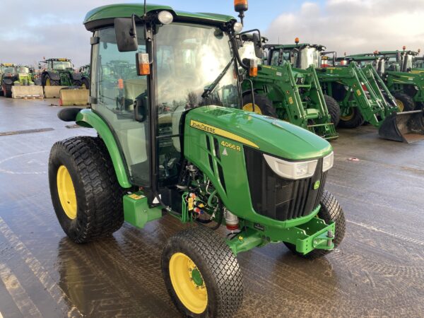 John Deere 4066R Compact Tractor - Image 7