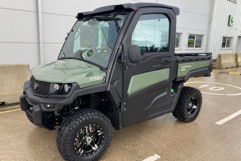 John Deere XUV875M Gator